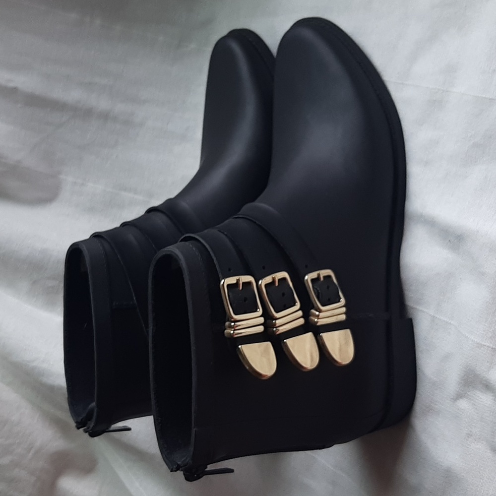 Loeffler Randall Ankle Rain Booties Boots, Black Rubber (10), Gold Buckles